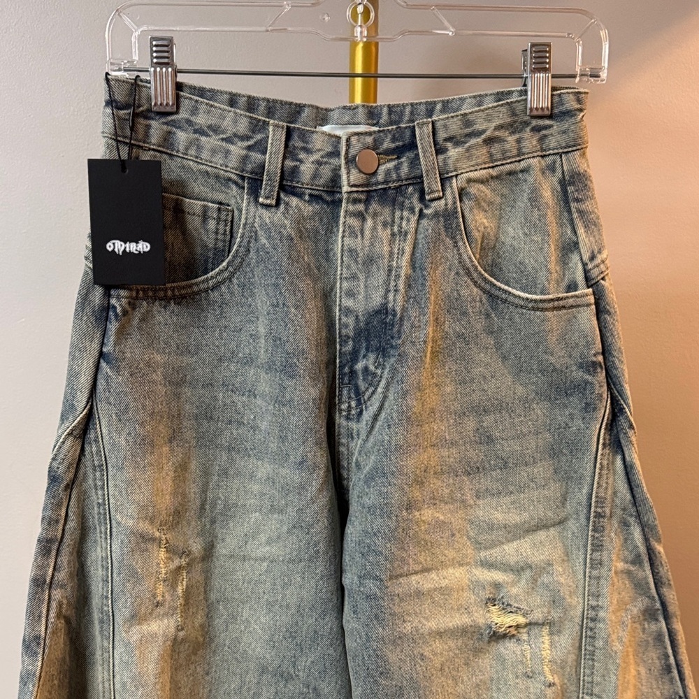 Whoowap wide leg distressed light wash Jeans in Light Blue NWT 26 - Picture 3 of 15